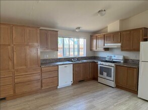 6648 Dolores Dr in Paradise, CA - Building Photo - Building Photo