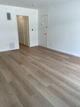 2450 Purdue Ave, Unit #5 in Los Angeles, CA - Foto de edificio - Building Photo