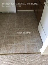 126 W Grattan St in Harrisonburg, VA - Building Photo - Building Photo