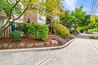 Gilmanor Apartments | A Premier Magnolia Community in Seattle, WA - Foto de edificio - Building Photo