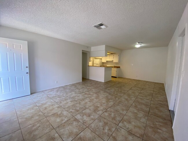 317 Anna Cir in Bullhead City, AZ - Building Photo - Building Photo