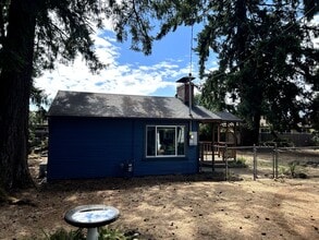 1912 SE Waldron Rd in Milwaukie, OR - Building Photo - Building Photo