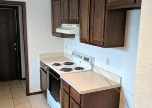 1321 Pennington Ave in Edmond, OK - Building Photo - Building Photo