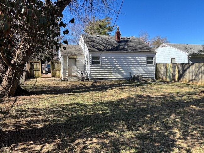 1430 S National Ave in Springfield, MO - Building Photo - Building Photo