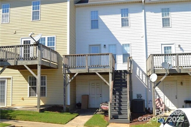110 Steam Engine Dr in Mooresville, NC - Building Photo - Building Photo
