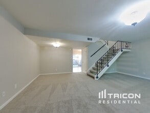 7482 Fairway Two Ave in Fair Oaks, CA - Building Photo - Building Photo