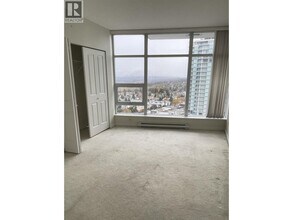 4880 Bennett St in Burnaby, BC - Building Photo - Building Photo