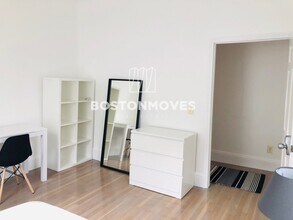 7 Imrie Rd, Unit 1 in Boston, MA - Foto de edificio - Building Photo