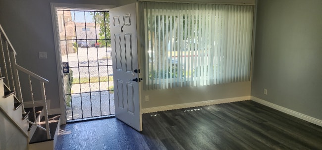 402 N Alhambra Ave in Monterey Park, CA - Building Photo - Building Photo