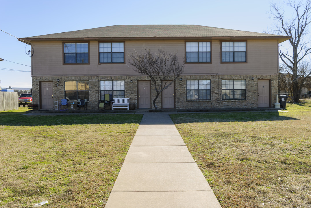 605 Meadow View Ct in Denton, TX - Foto de edificio