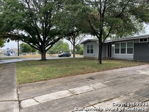 2306 Ingleside Dr in San Antonio, TX - Building Photo - Building Photo