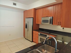 3340 NE 190th St, Unit #1304 in Miami, FL - Building Photo - Building Photo