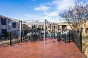 Ashford Costa Perla in Austin, TX - Building Photo