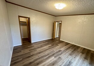 14401 134th Ave W in Taylor Ridge, IL - Foto de edificio - Building Photo