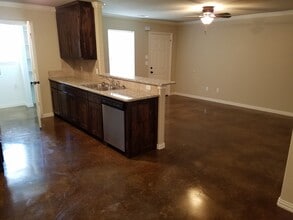 105 Crossfire Ct in Weatherford, TX - Building Photo - Building Photo