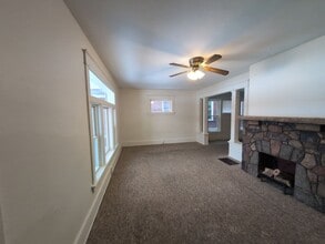 736 E 26th St in Erie, PA - Building Photo - Building Photo