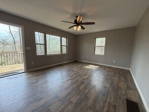 66 Avondale Heights Rd in Asheville, NC - Building Photo - Building Photo