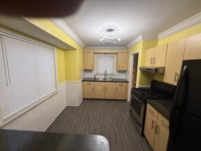 25200 leach st in Roseville, MI - Building Photo - Building Photo