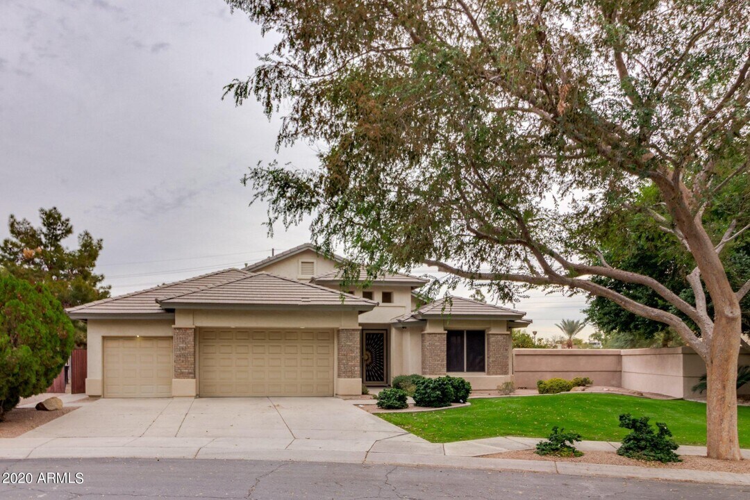 7649 S Ash Ave in Tempe, AZ - Building Photo
