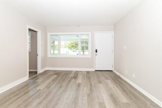 7116 Nathan Hale Way in Louisville, KY - Building Photo - Building Photo