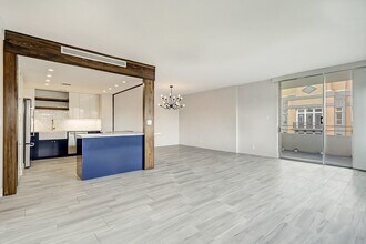 2701 Westheimer Rd in Houston, TX - Building Photo - Building Photo