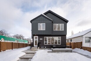 11935-11124 124 St in Edmonton, AB - Building Photo