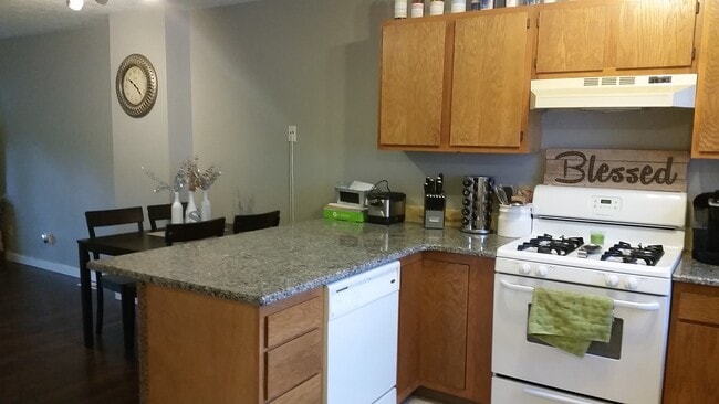 904 Cedar Run Ct NW in Walker, MI - Building Photo - Building Photo