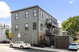 96 5th St, Unit #1 in Cambridge, MA - Foto de edificio - Building Photo