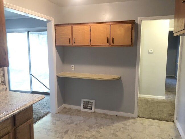 21401 Watson Rd in Maple Heights, OH - Building Photo - Building Photo