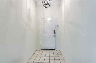 1940 Helen Ln in Lewisville, TX - Building Photo - Building Photo