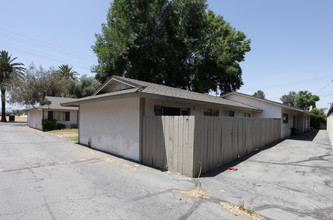 Hemet Garden Apartments in Hemet, CA - Building Photo - Building Photo