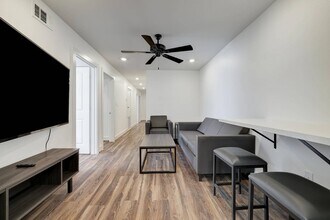 2419 Shakespeare St in Houston, TX - Building Photo - Building Photo
