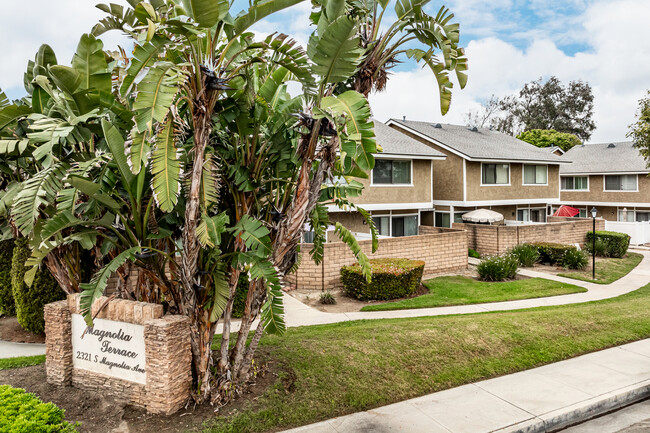 Magnolia Terrace in Ontario, CA - Building Photo - Building Photo