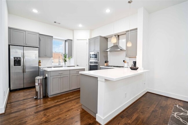 property at 2004 Rosedale St