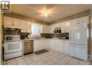 263 Bankside Dr in Kitchener, ON - Building Photo - Building Photo