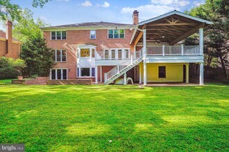 7804 Lonesome Pine Ln in Bethesda, MD - Building Photo - Building Photo
