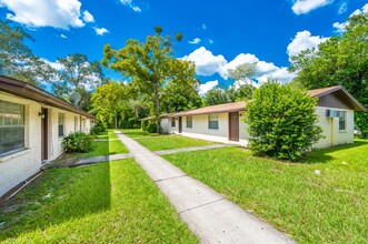 11718 N 14th St in Tampa, FL - Building Photo - Building Photo