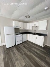 169 E Central Ave in Delaware, OH - Building Photo - Building Photo