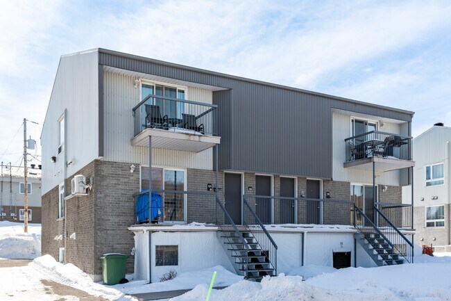 117 Du Carrefour St in Lévis, QC - Building Photo - Building Photo