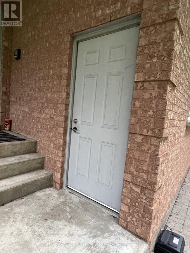 5640 Fifth Line in Milton, ON - Building Photo - Building Photo