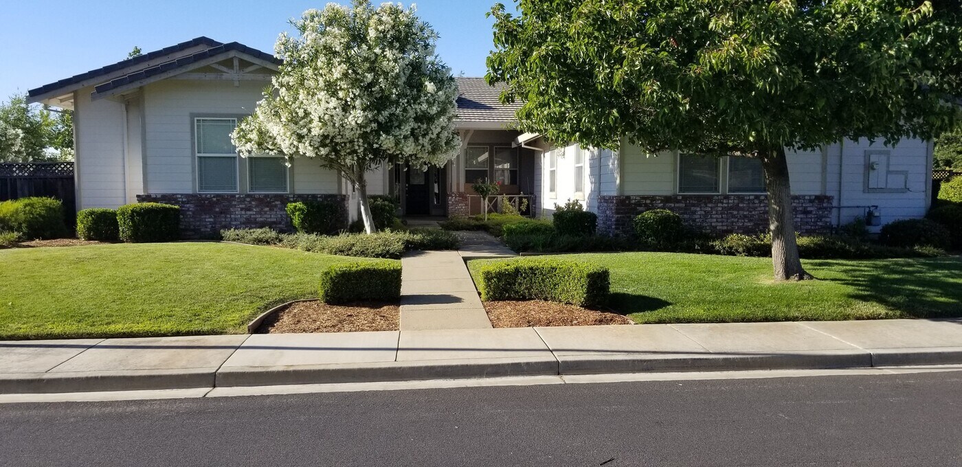 1304 Capri Ct in Livermore, CA - Building Photo