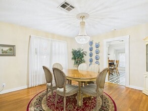 206 N Edison St in Fredericksburg, TX - Building Photo - Building Photo