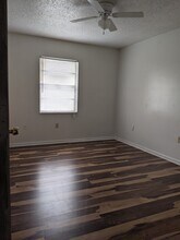 9308 Greyrock Rd, Unit B in Thonotosassa, FL - Building Photo - Building Photo