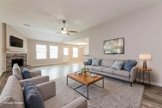 708 Mackenzi Dr in Royse City, TX - Foto de edificio - Building Photo