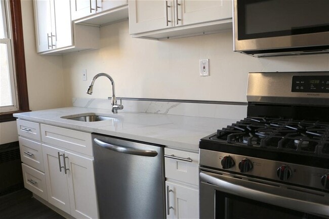 816 Bloomfield St in Hoboken, NJ - Building Photo - Building Photo