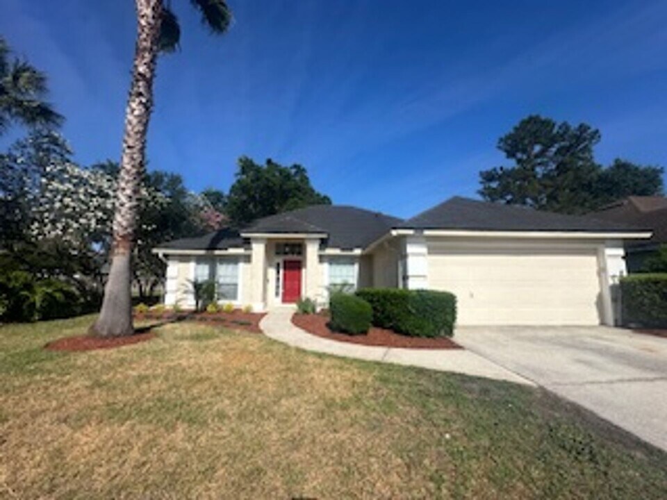 1559 Walnut Creek Dr in Orange Park, FL - Building Photo