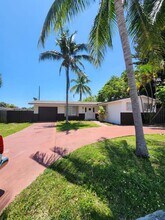 1180 NE 185th St in Miami, FL - Building Photo - Building Photo