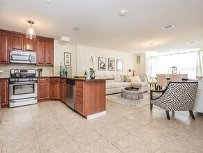 200 Carney St in Glen Cove, NY - Building Photo - Building Photo