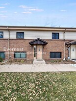 1613 Depew St in Lakewood, CO - Building Photo