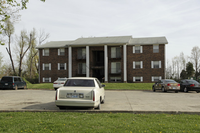 Colonial Apartments and Colonial Square in Radcliff, KY - Foto de edificio - Building Photo